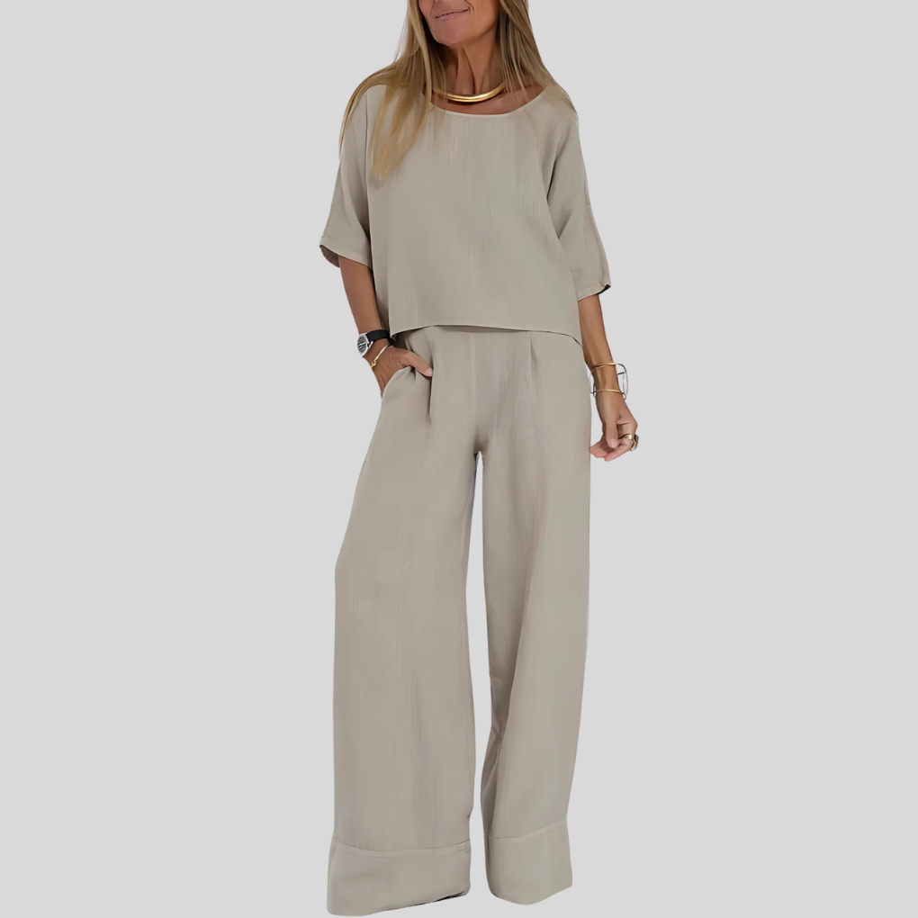 Women's set in linen blend with relaxed fit and two pieces