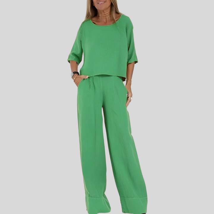 Women's set in linen blend with relaxed fit and two pieces