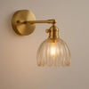 Retro vegglampe – tulipandesign i glass for elegant belysning