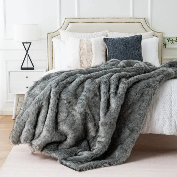 Fuskepelsteppe – koselig stil og elegant aksent