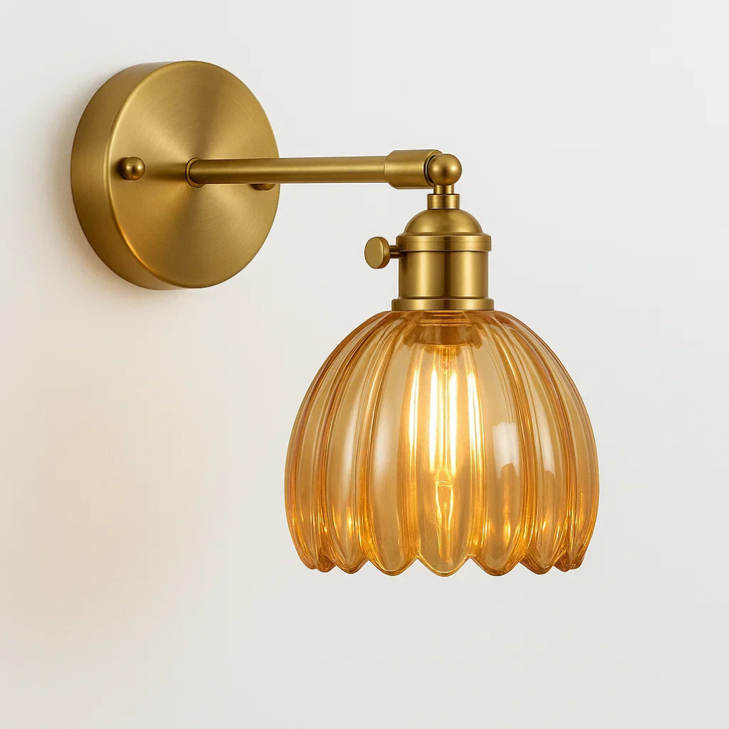 Retro vegglampe – tulipandesign i glass for elegant belysning