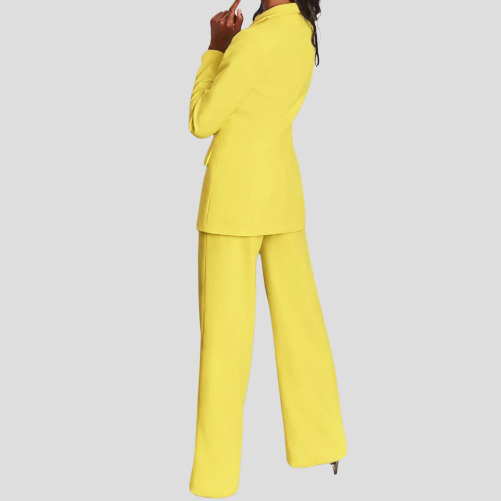 Blazer and pants set for women