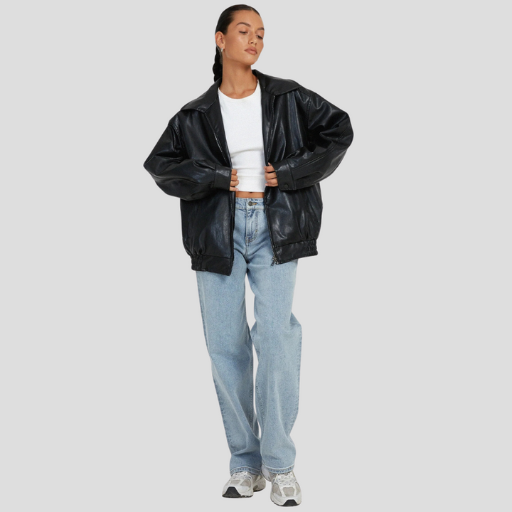 Women's jacket with relaxed fit