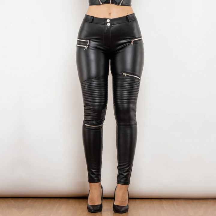 Slim pants in faux leather for women