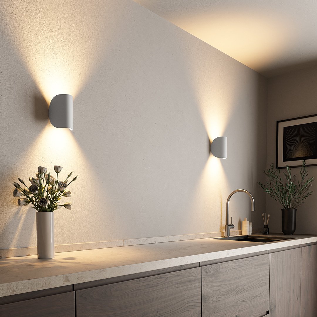 Justerbar LED-vegglampe med halvmåne | moderne design for innendørs og utendørs bruk