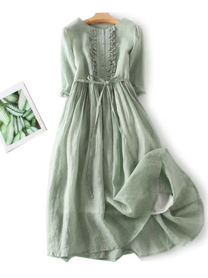Leichtes und elegantes Strickkleid für alle Gelegenheiten im Sommer