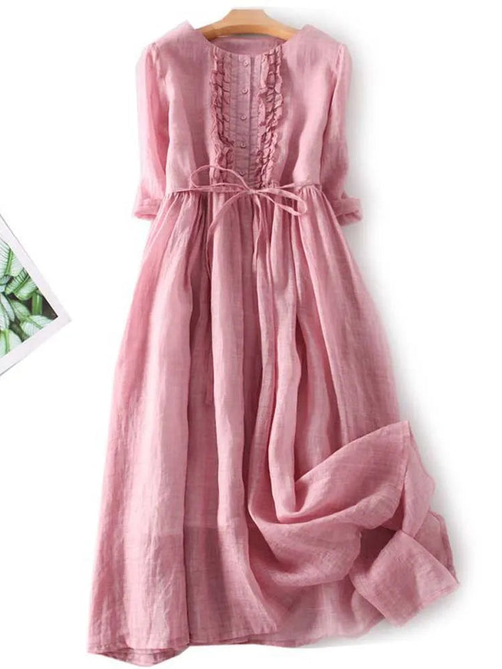 Leichtes und elegantes Strickkleid für alle Gelegenheiten im Sommer