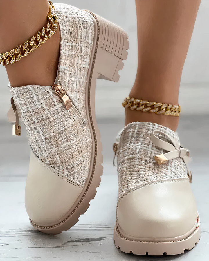 Slip-on heels with lace details