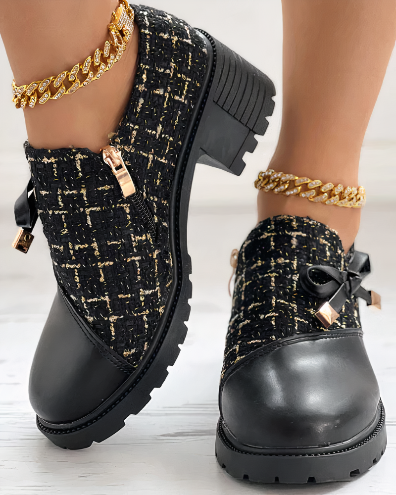 Slip-on heels with lace details