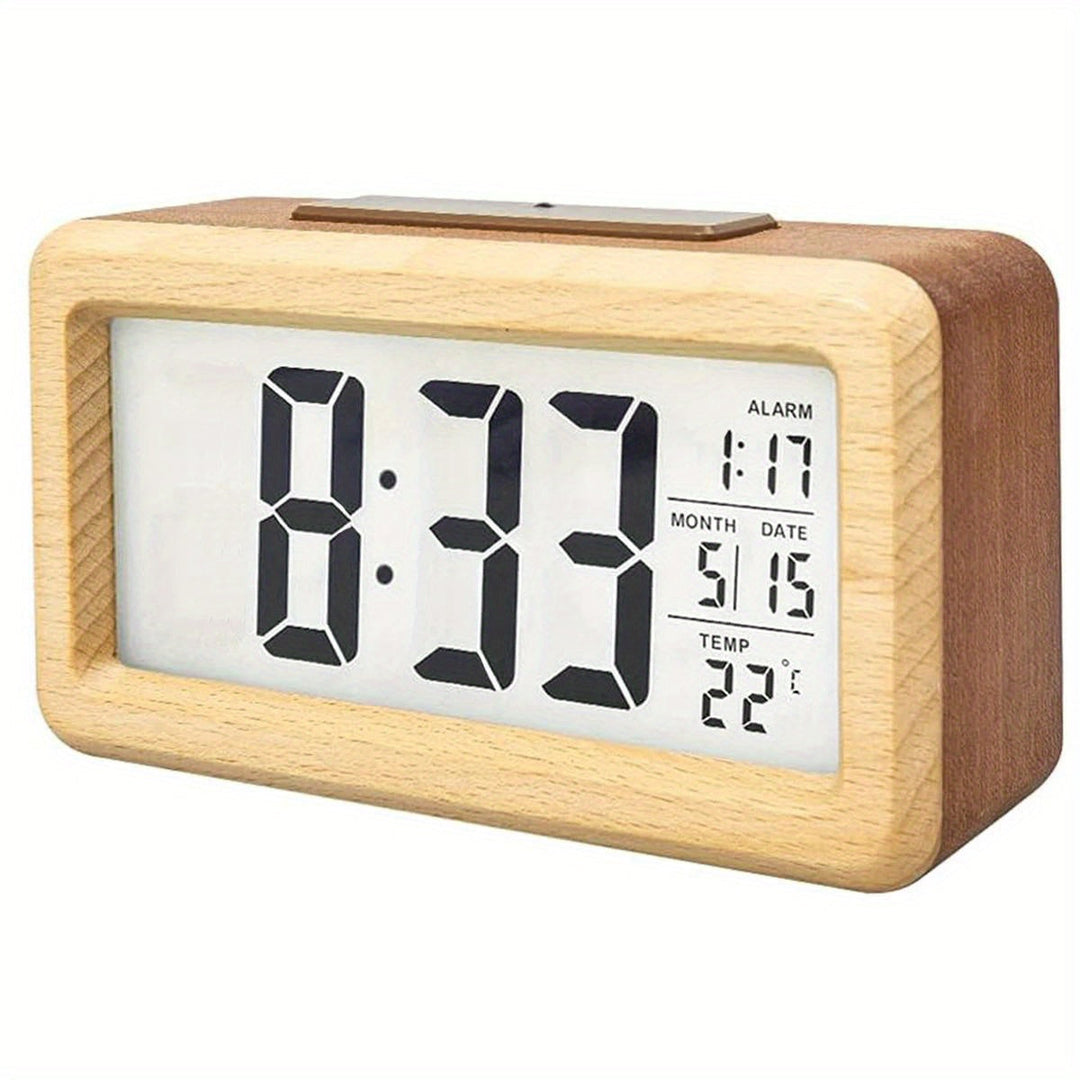 Digital klokke i tre – LED-display med temperatur og dato