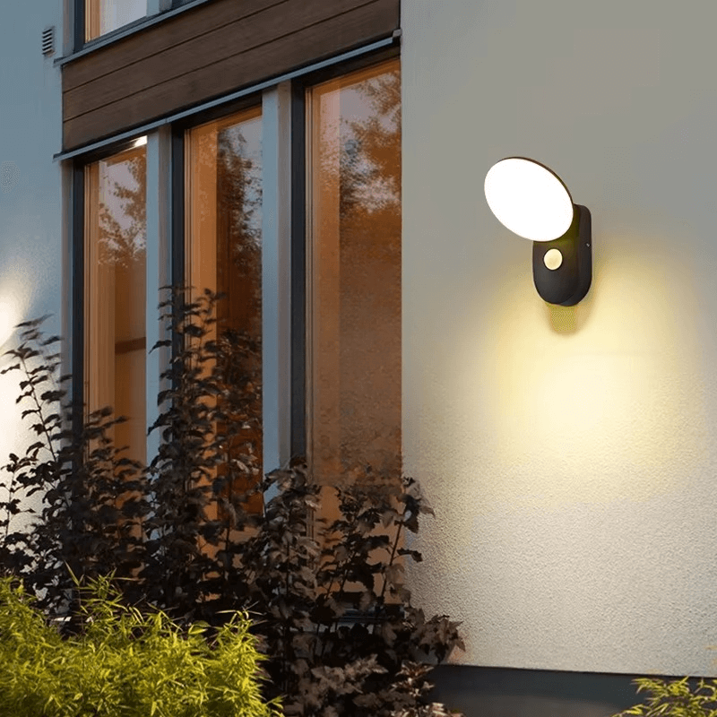 Smart LED-vegglampe med bevegelsessensor