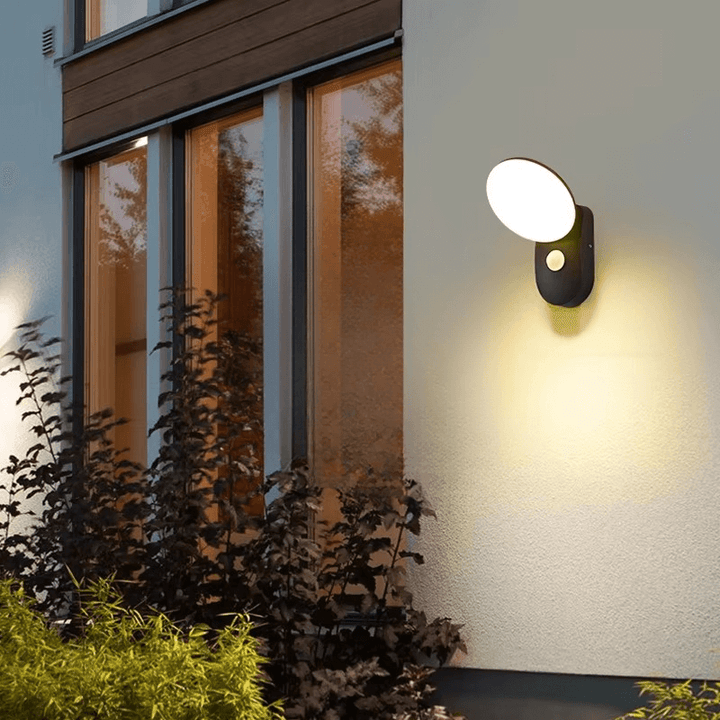 Smart LED-vegglampe med bevegelsessensor