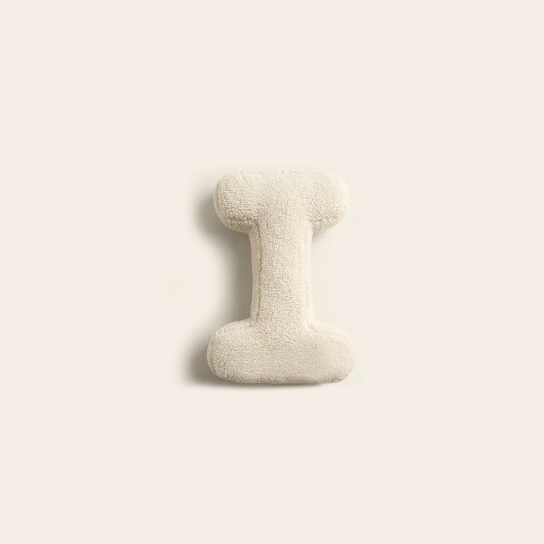 Pyntepute med bokstav i bomull, 38 x 30 cm
