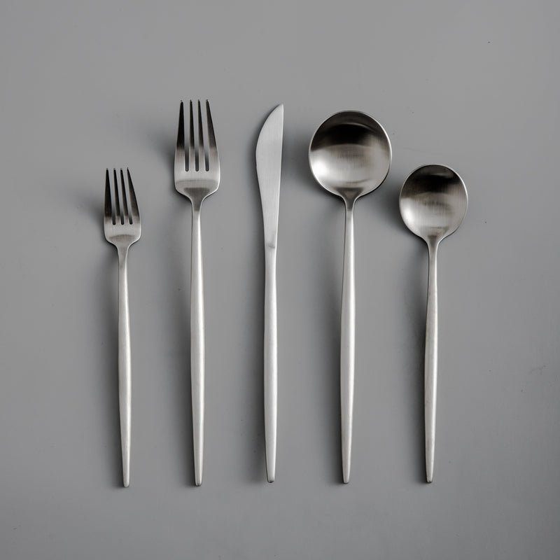 Minimalistisk bestikk til moderne bord - PureSet
