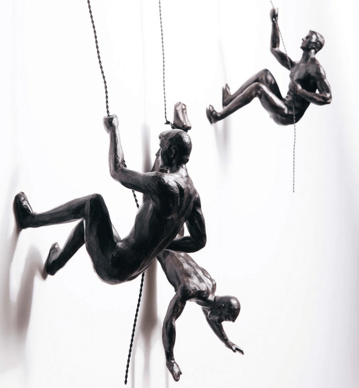 Klatrer-veggskulptur – PeakFigures