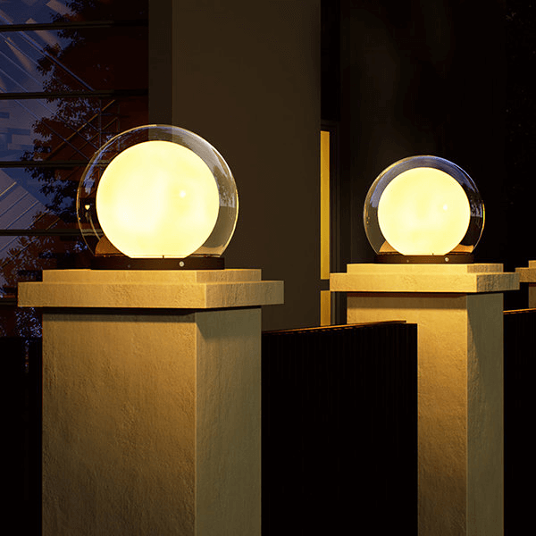 Moderne utendørslampe – Design i måneform