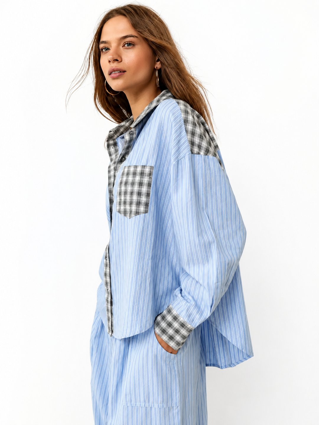 Pysjamassett for dame med skjorte med knapper og bukse med strikk i livet