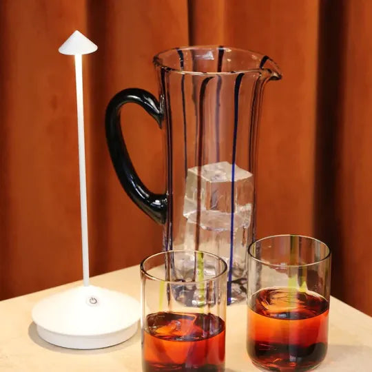 Wireless LED table lamp for a cozy and modern atmosphere