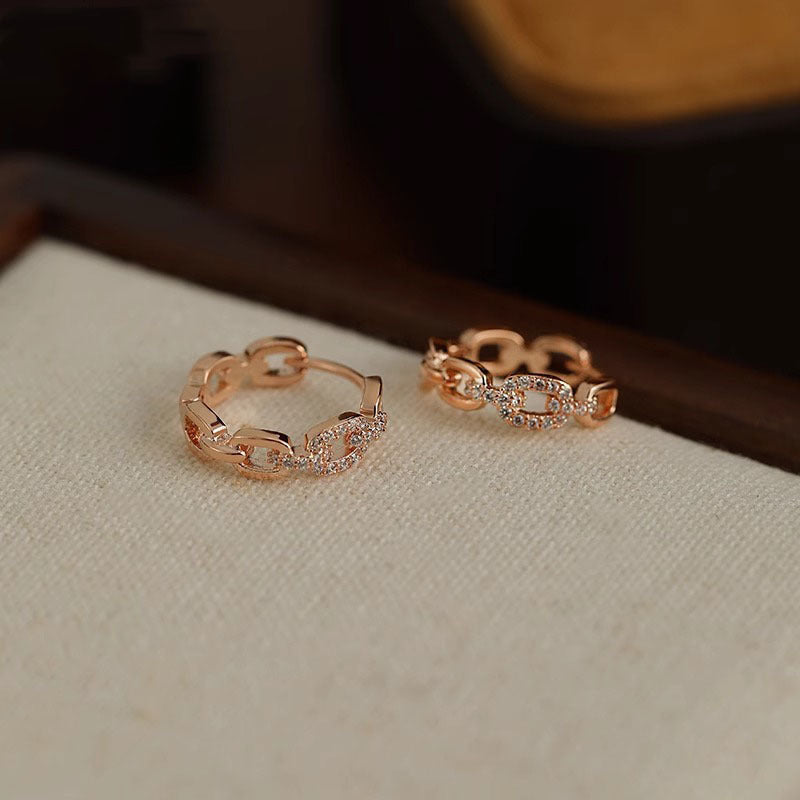 Dainty Chic Diamond-studded Earrings For The Fashion-forward