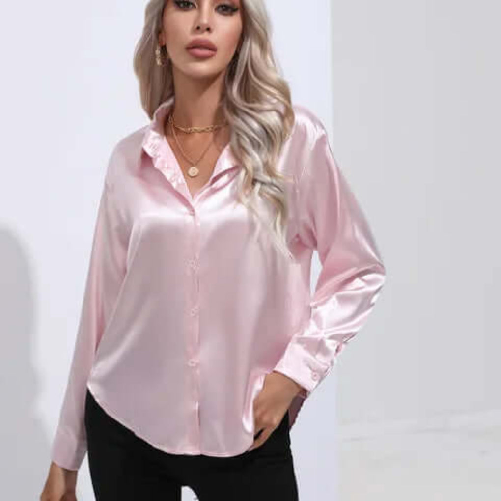 Damenbluse mit langen Ärmeln und weiter Passform aus Satin