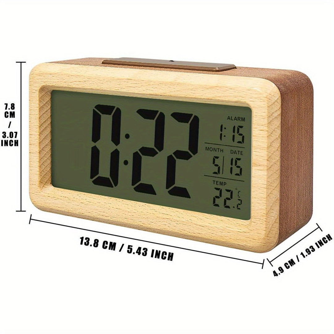 Digital klokke i tre – LED-display med temperatur og dato