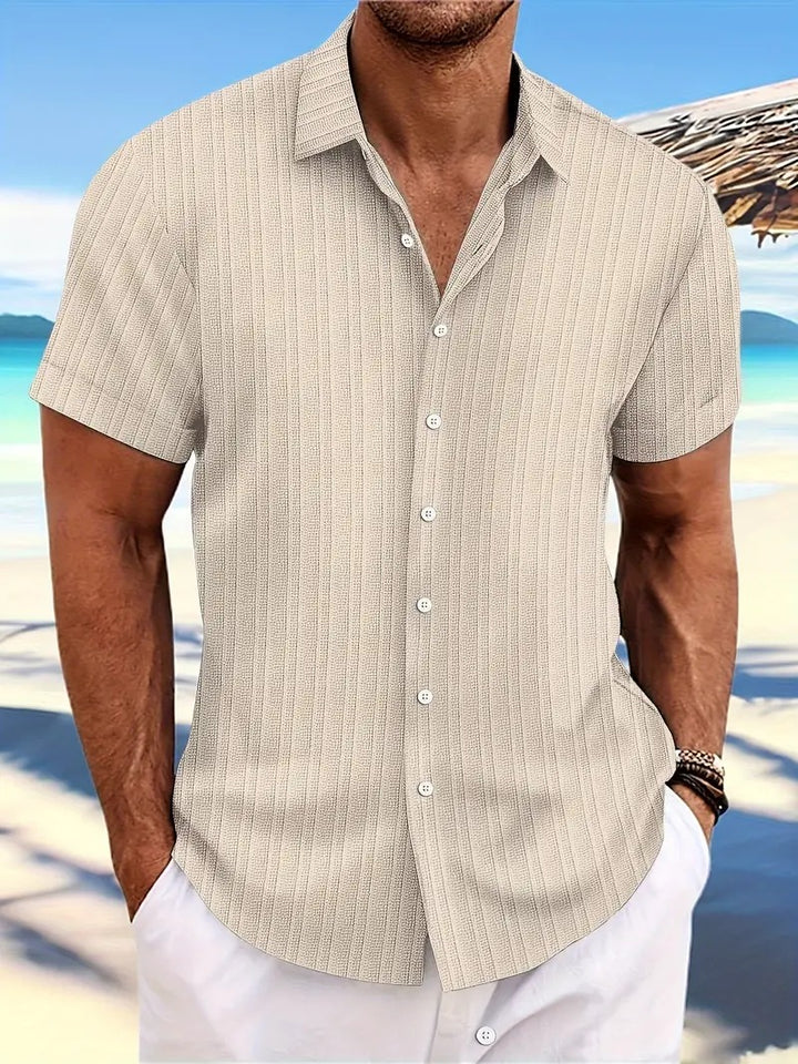 Short-sleeved summer shirt for men