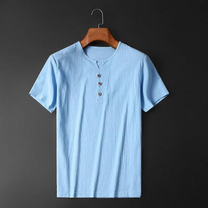 Light summer T-shirt in cotton/linen blend with sleek button closure
