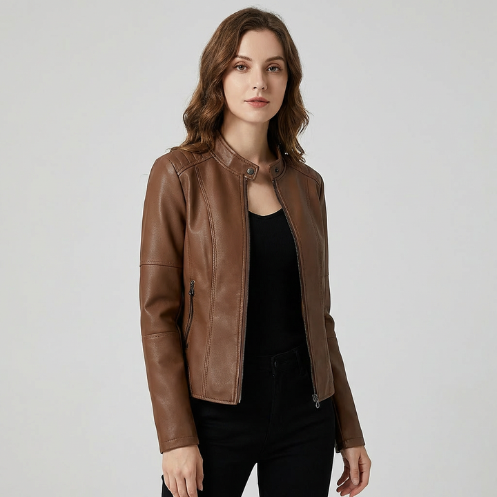 Rød skinnjakke med moto-motiv for kvinner