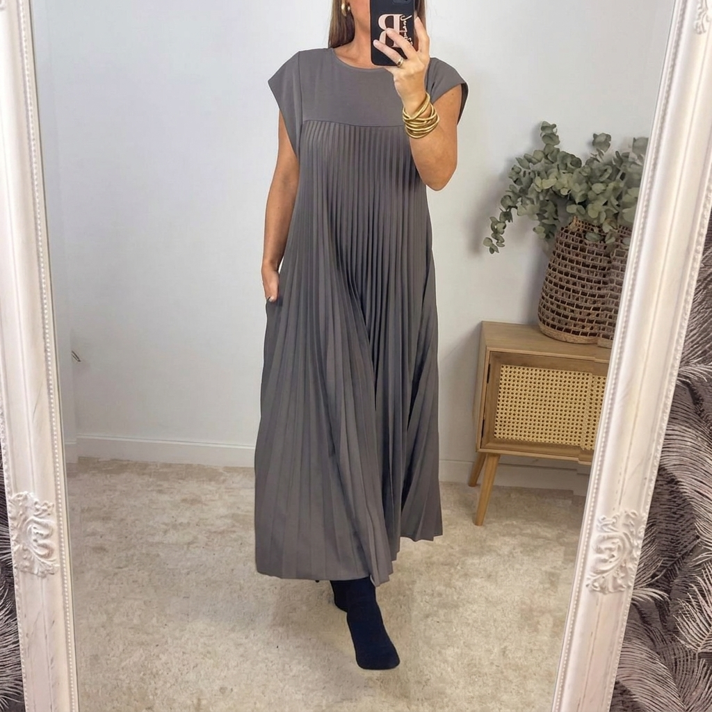 Kvinnens Kortermet Pleated Lang Kjole