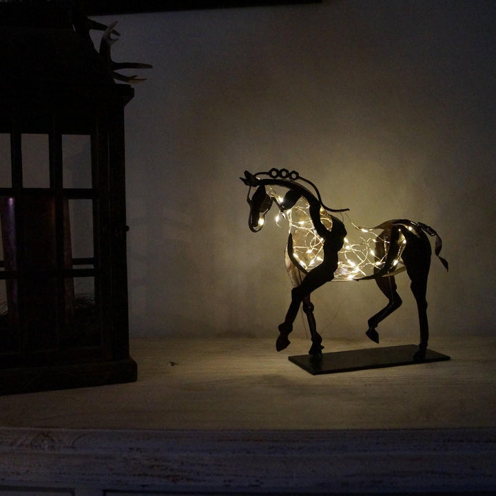 Håndlaget hestefigur – Ferro