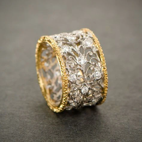 Elegant zirkoniaring med eføy i vintagestil