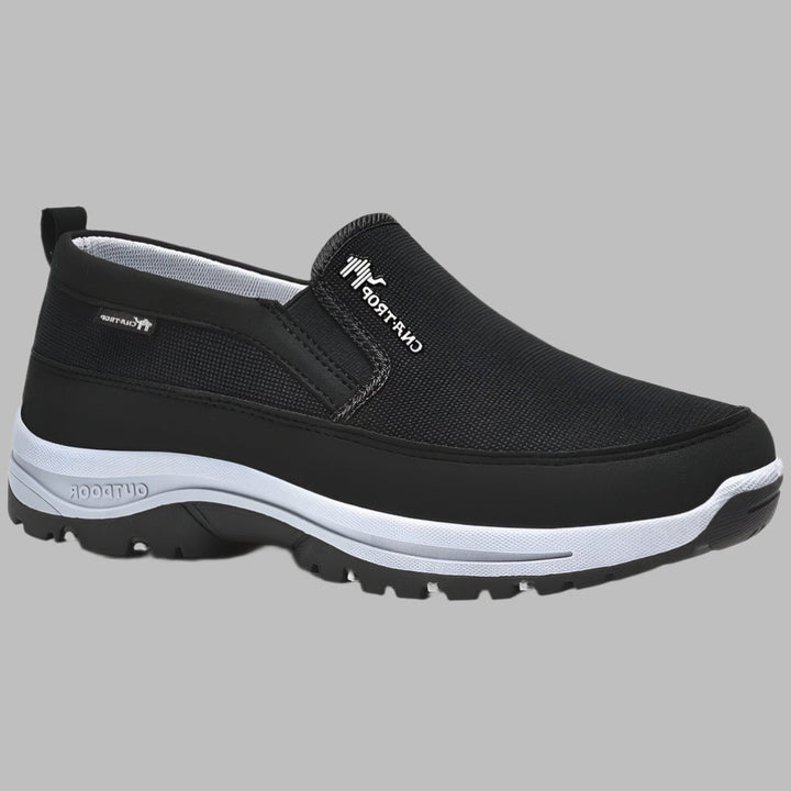 Light, breathable, slip-resistant outdoor shoes