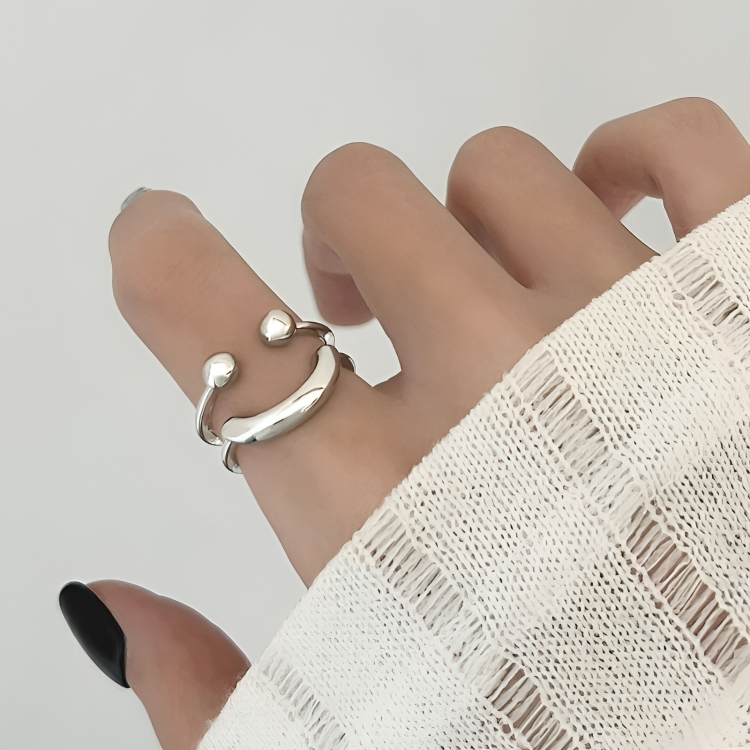 Justerbar smiley-ring - minimalistisk, stablebar statement-ring