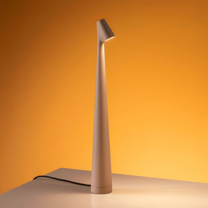 Trådløs LED-bordlampe | Lampe for stue og skrivebord | Moderne batteridrevet bordlampe | VivaLume