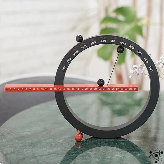 Lydløs magnetisk evighetskalender – Calméon