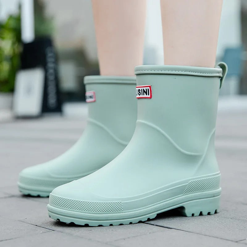 Trendy rain boots for women – keep your feet dry with style