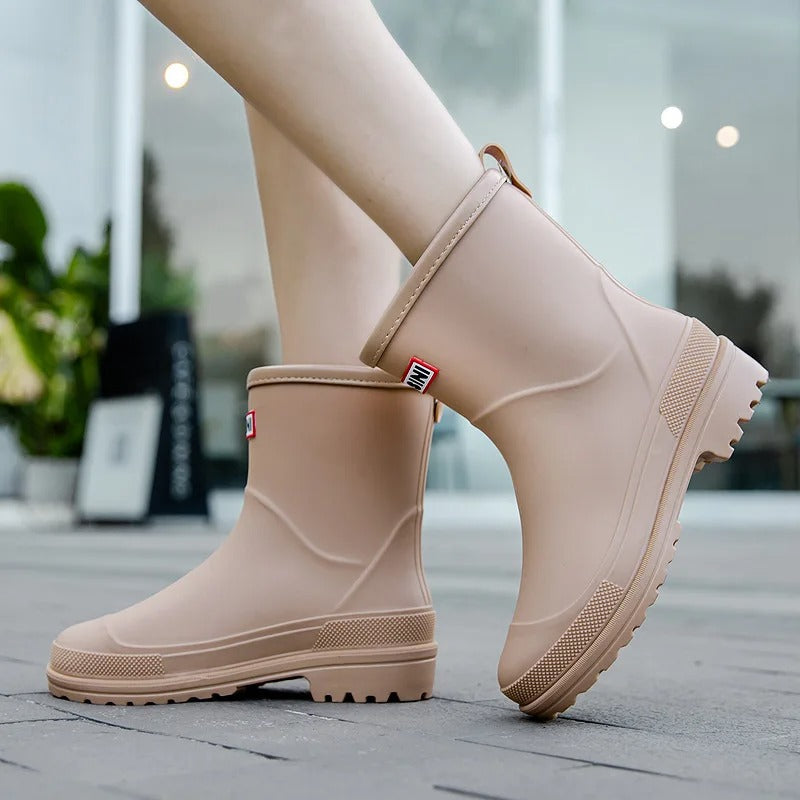 Trendy rain boots for women – keep your feet dry with style