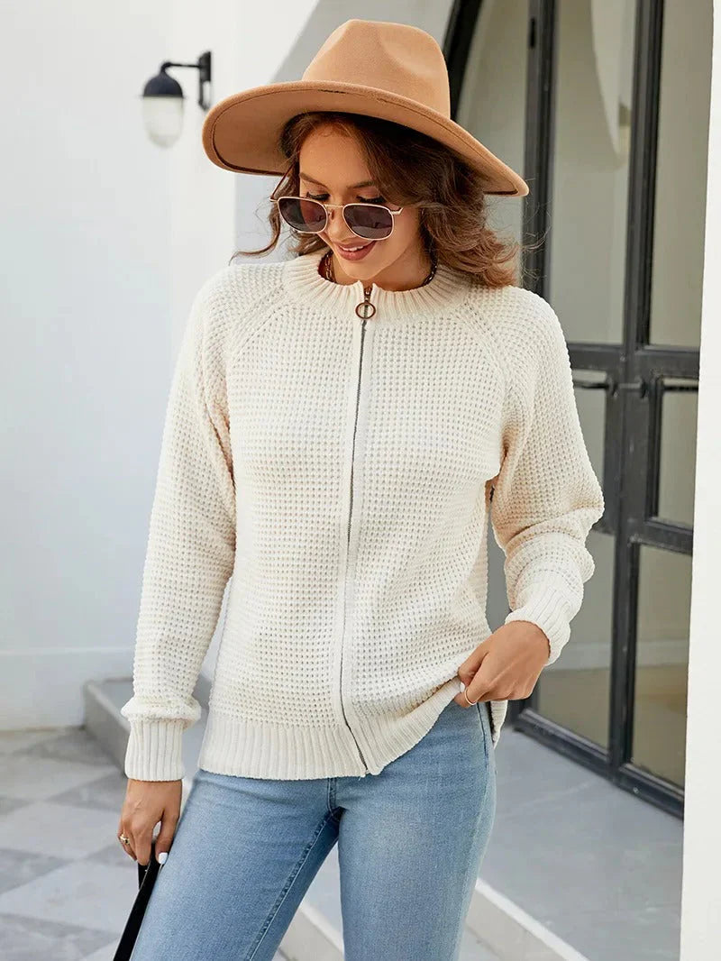 Solid-colored, casual women's cardigan with zipper