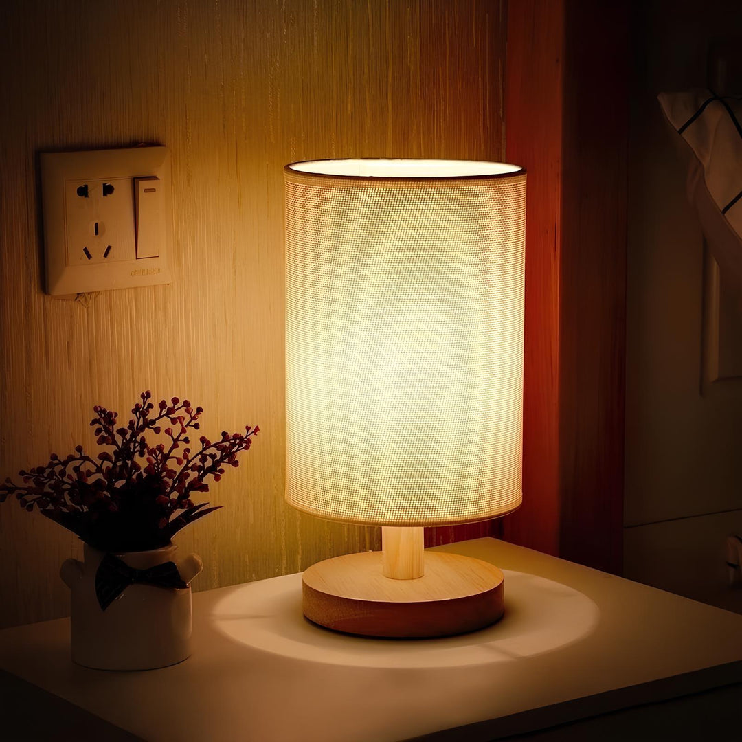 Moderne Trelampe til Nattbord | Dimbar & Fjernkontroll