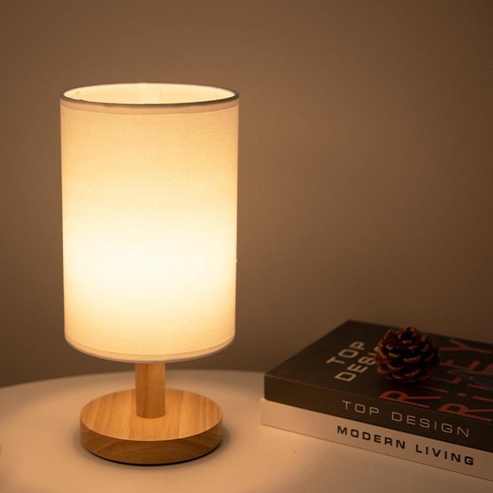 Moderne Trelampe til Nattbord | Dimbar & Fjernkontroll