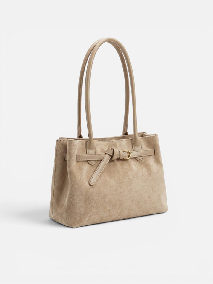 Shopperveske i semsket skinn med hanker og spenne