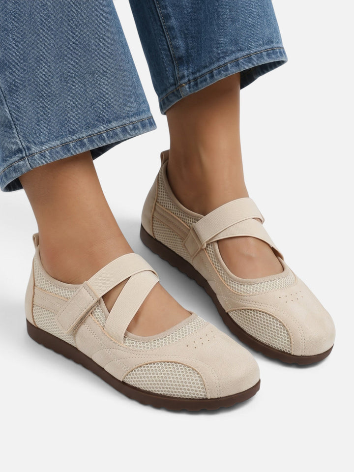 Sneakerina-ballerinasko i mesh med kryssende stropper