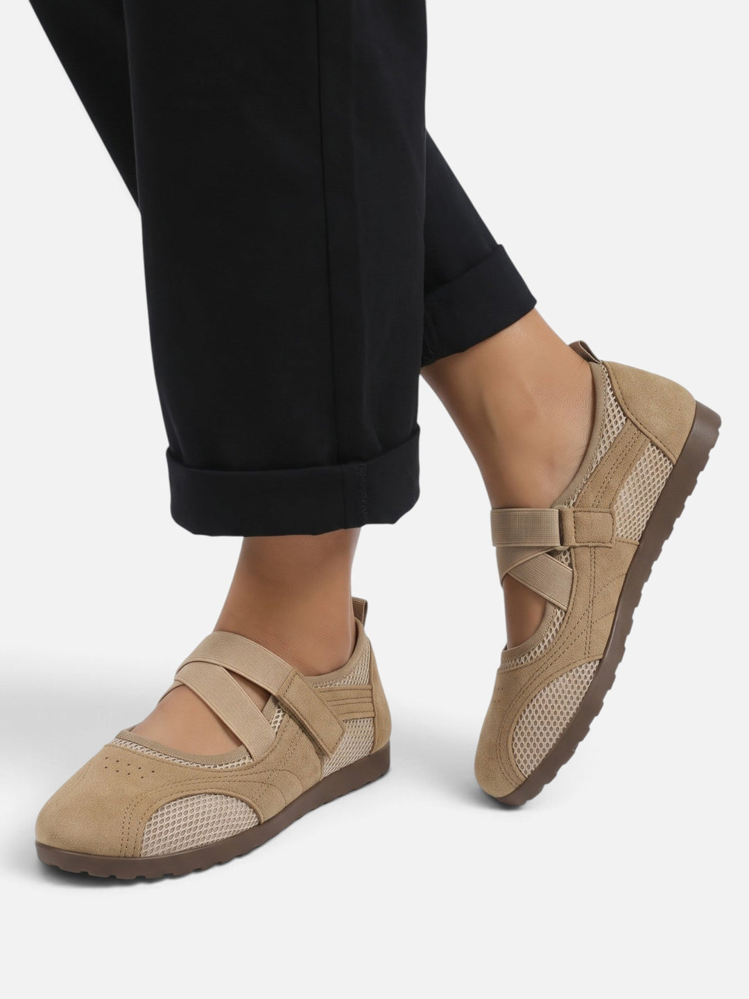 Sneakerina-ballerinasko i mesh med kryssende stropper