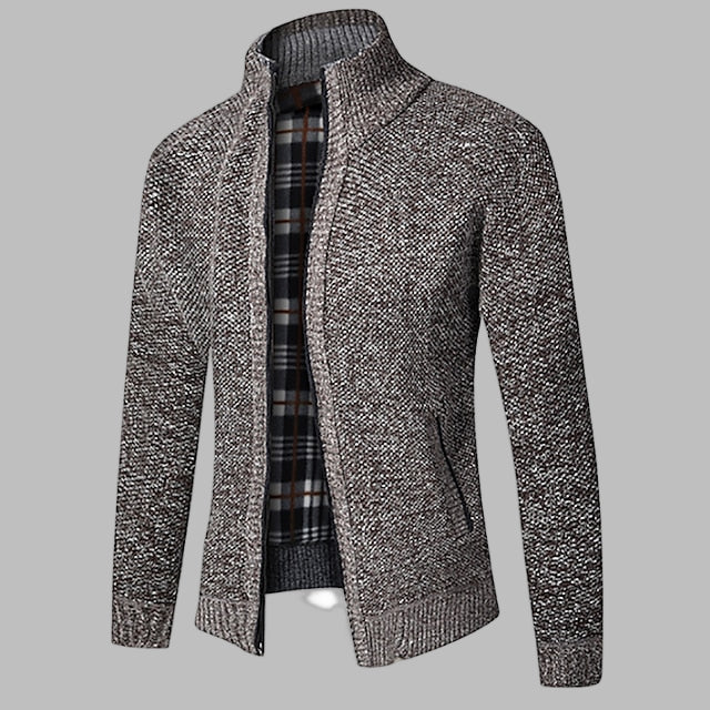 Stilig glidelåsstrikket genser til menn