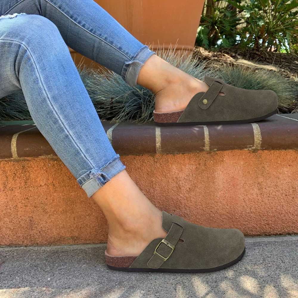 Orthopedic moccasin sandals with cork sole for women