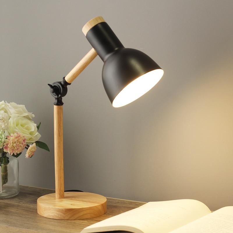Skandinavisk Bordlampe i Tre - LumiNord
