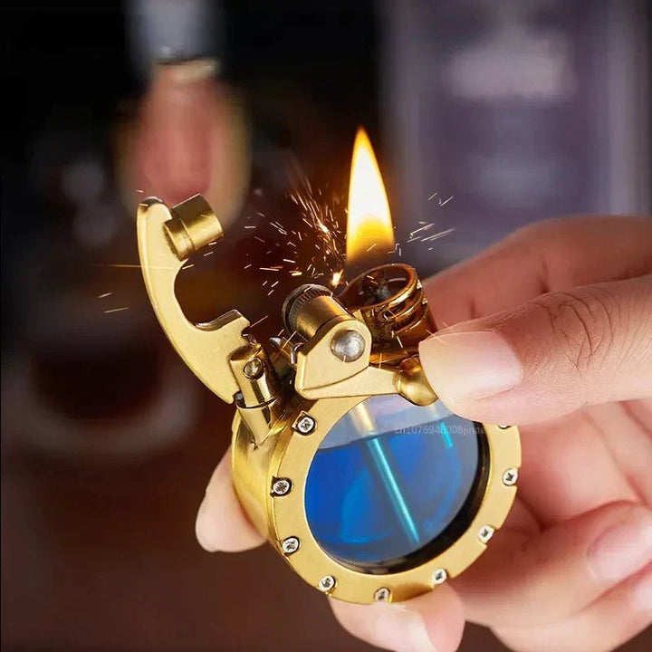Lighter i vintagestil med vippebryter og vindtett gjennomsiktig tank