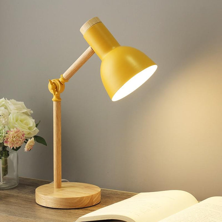 Skandinavisk bordlampe i tre | Minimalistisk design