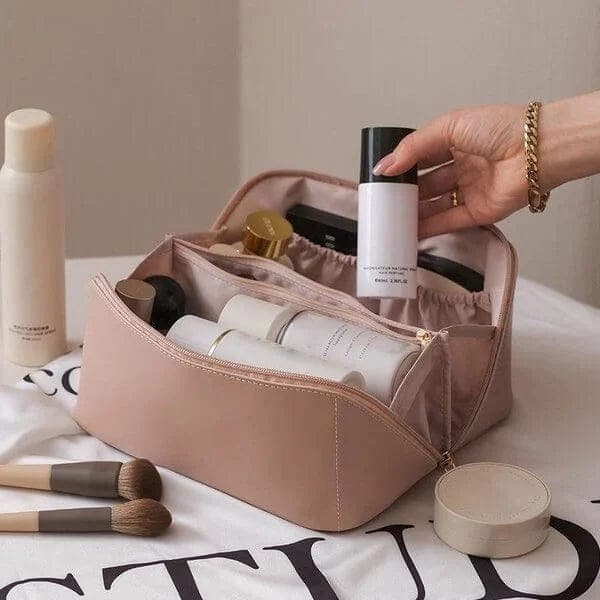 Elegant Leather Cosmetic Bag for Organized Beauty