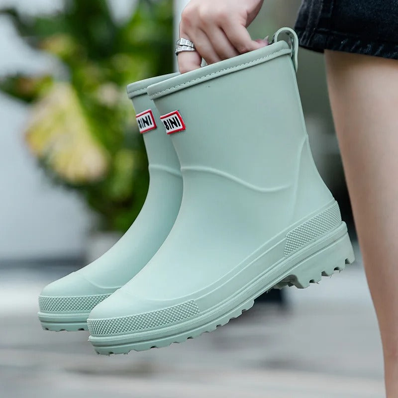 Trendy rain boots for women – keep your feet dry with style